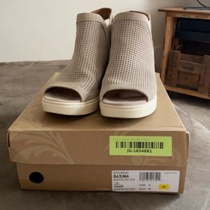 Sofft Basima moonstone grey suede wedge sandal